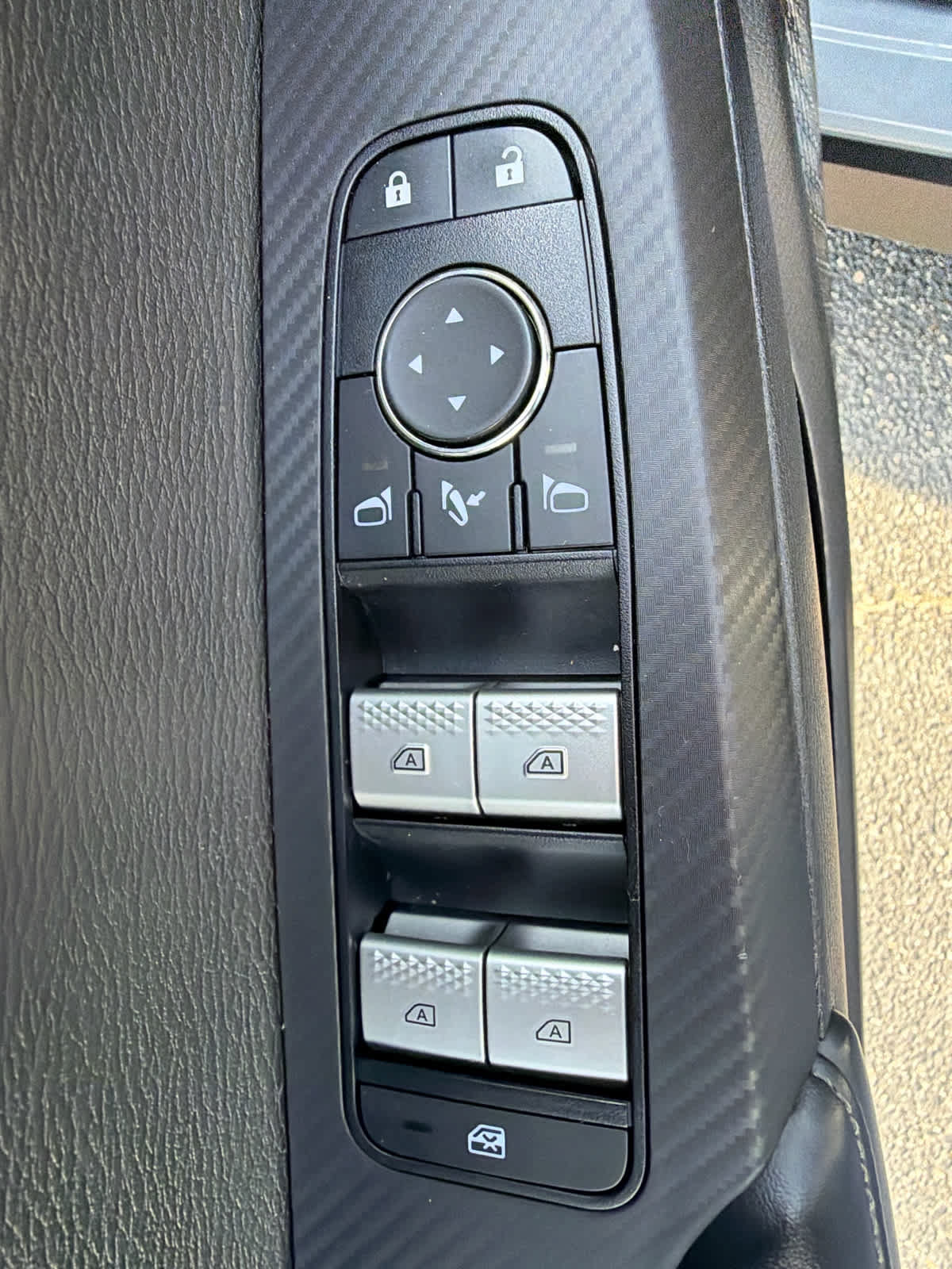 Used 2025 Mitsubishi Outlander SE FWD image 18