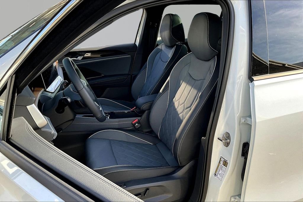 New 2026 Volkswagen Tiguan SEL R-Line image 21