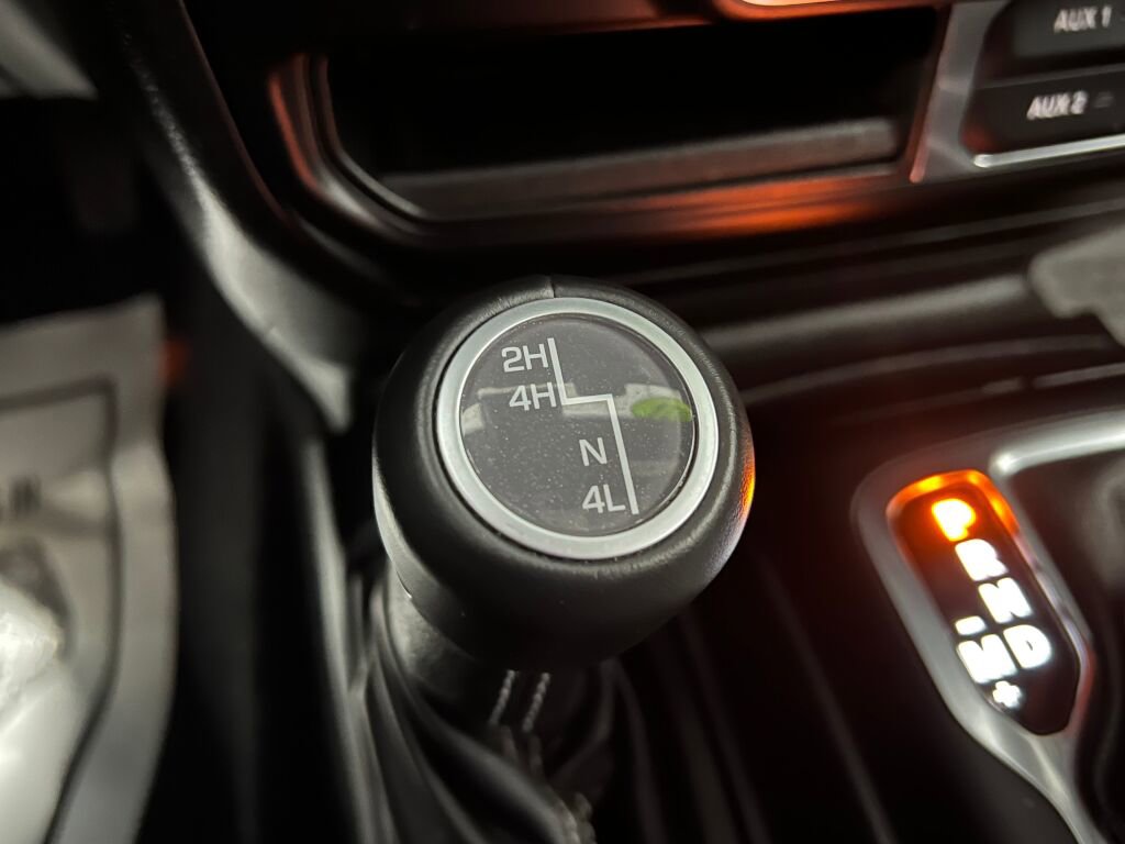 Used 2021 Jeep Wrangler Unlimited Sahara w/ Uconnect 4C Nav & Sound Group image 14