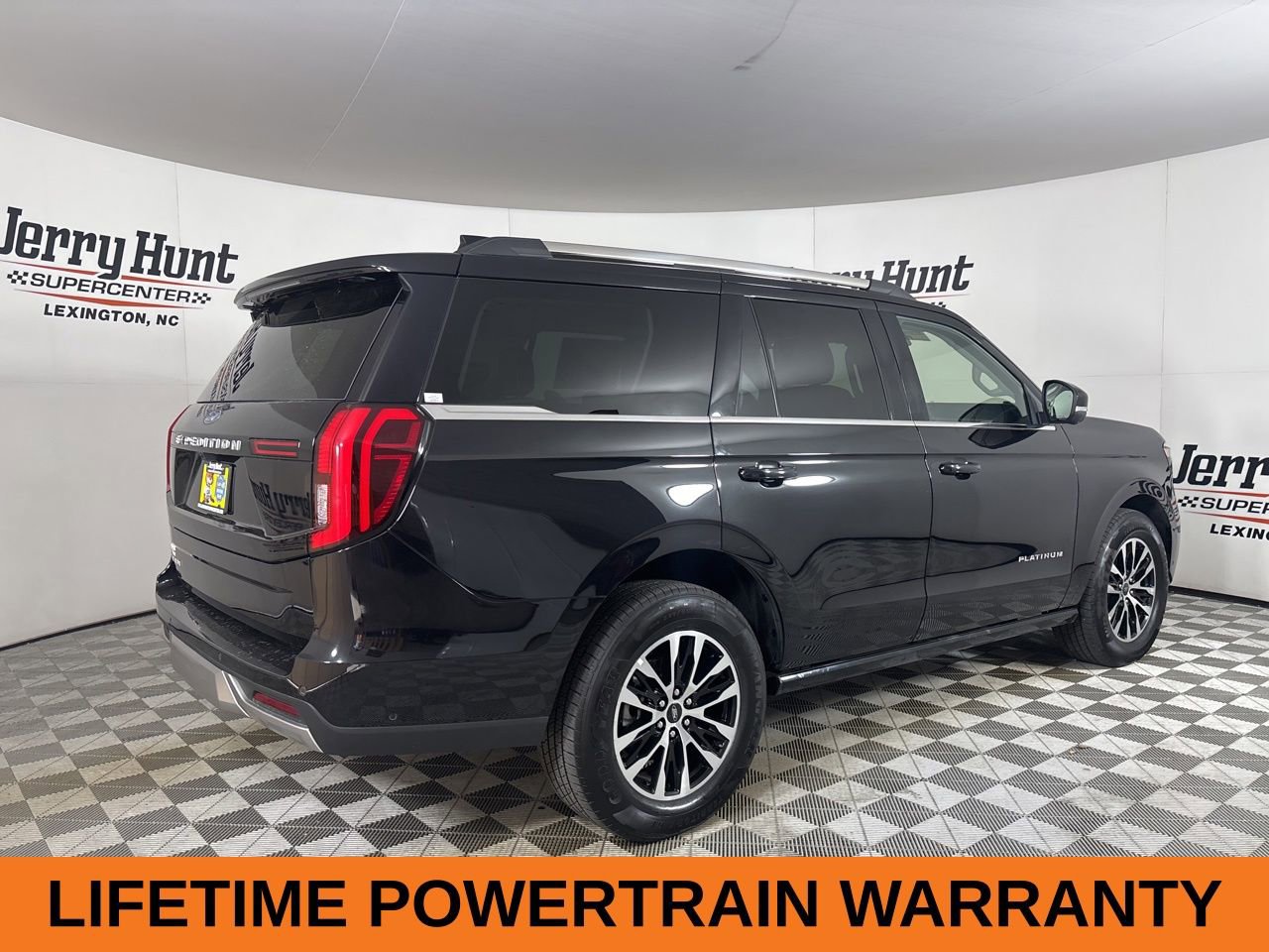Used 2025 Ford Expedition Platinum image 5
