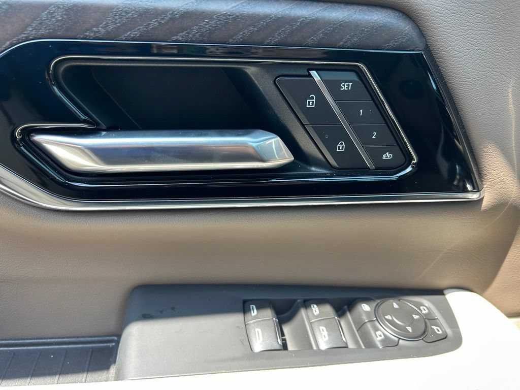 Used 2026 GMC Yukon XL Denali w/ Sun & Power Step Package AWD/4WD image 60
