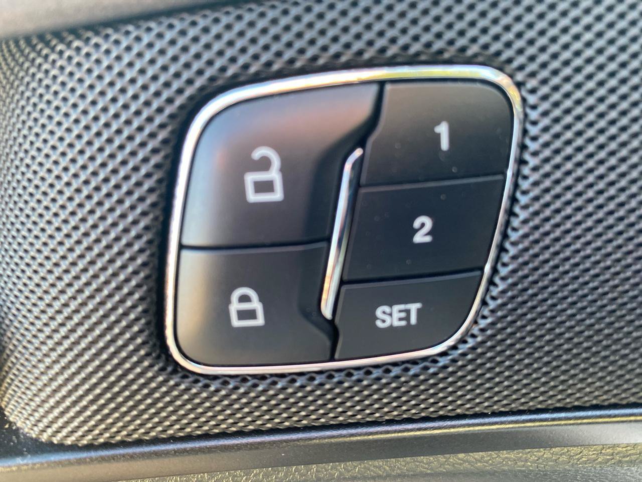 Used 2017 Ford Fusion Titanium FWD image 22