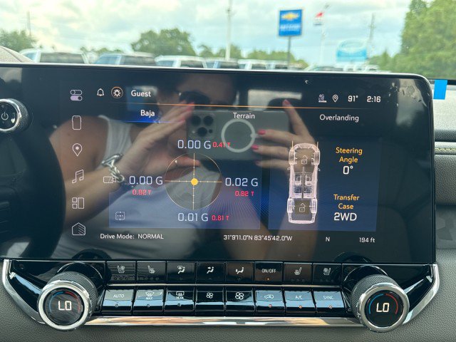 New 2026 Chevrolet Colorado ZR2 w/ Technology Package AWD/4WD image 23