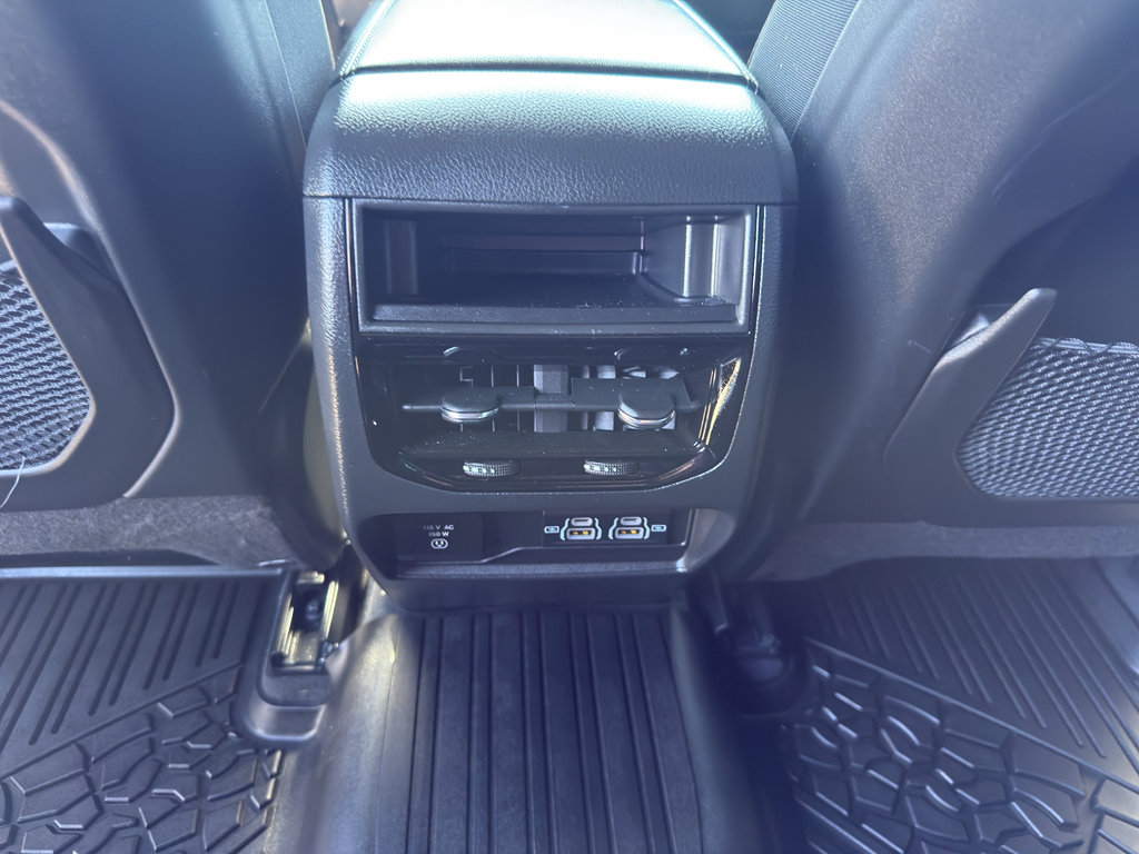 Used 2024 Jeep Grand Cherokee Altitude AWD/4WD image 30