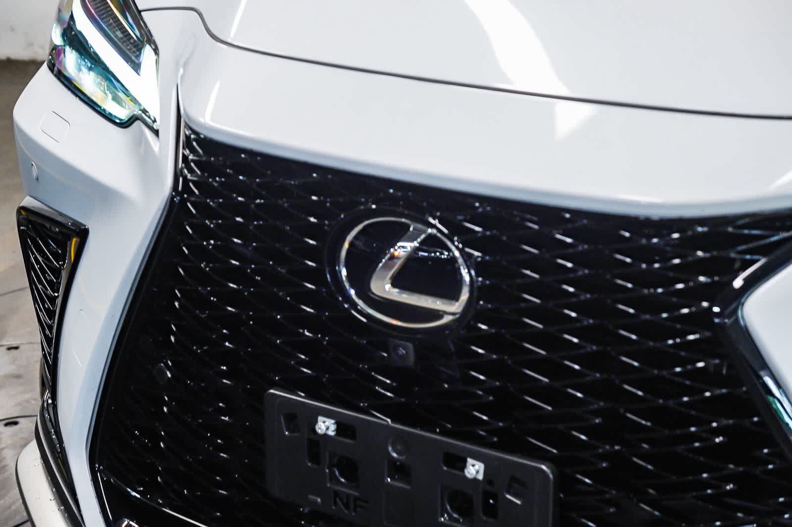 Used 2026 Lexus NX 450h+ F Sport AWD/4WD image 8