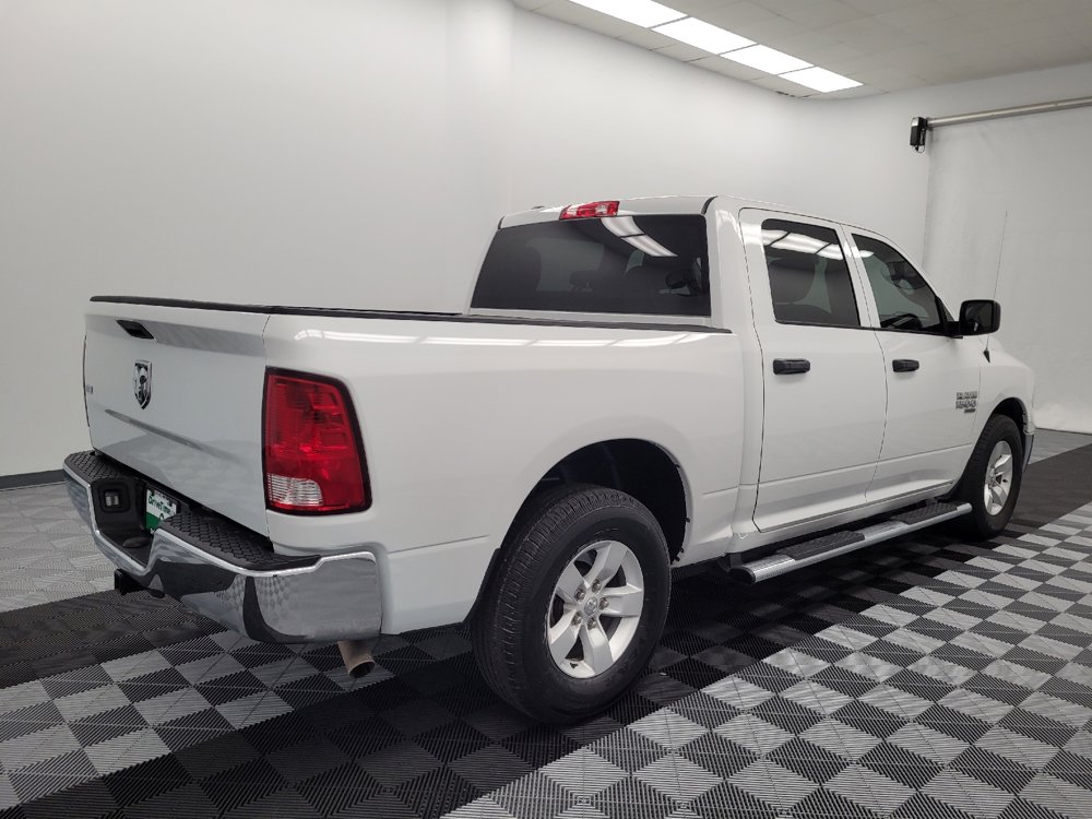 Used 2022 RAM 1500 Classic SLT image 9