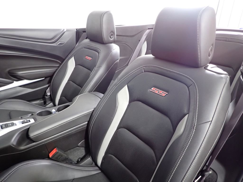 Used 2017 Chevrolet Camaro SS image 26