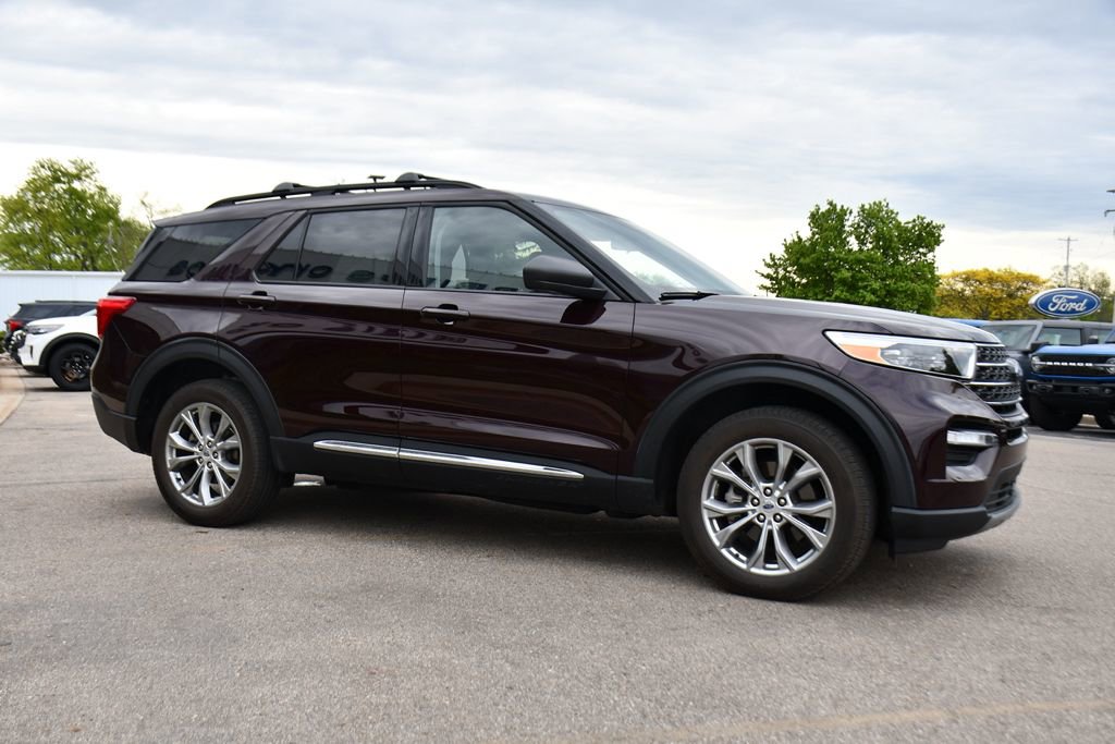 Certified 2023 Ford Explorer XLT w/ Equipment Group 202A AWD/4WD image 8