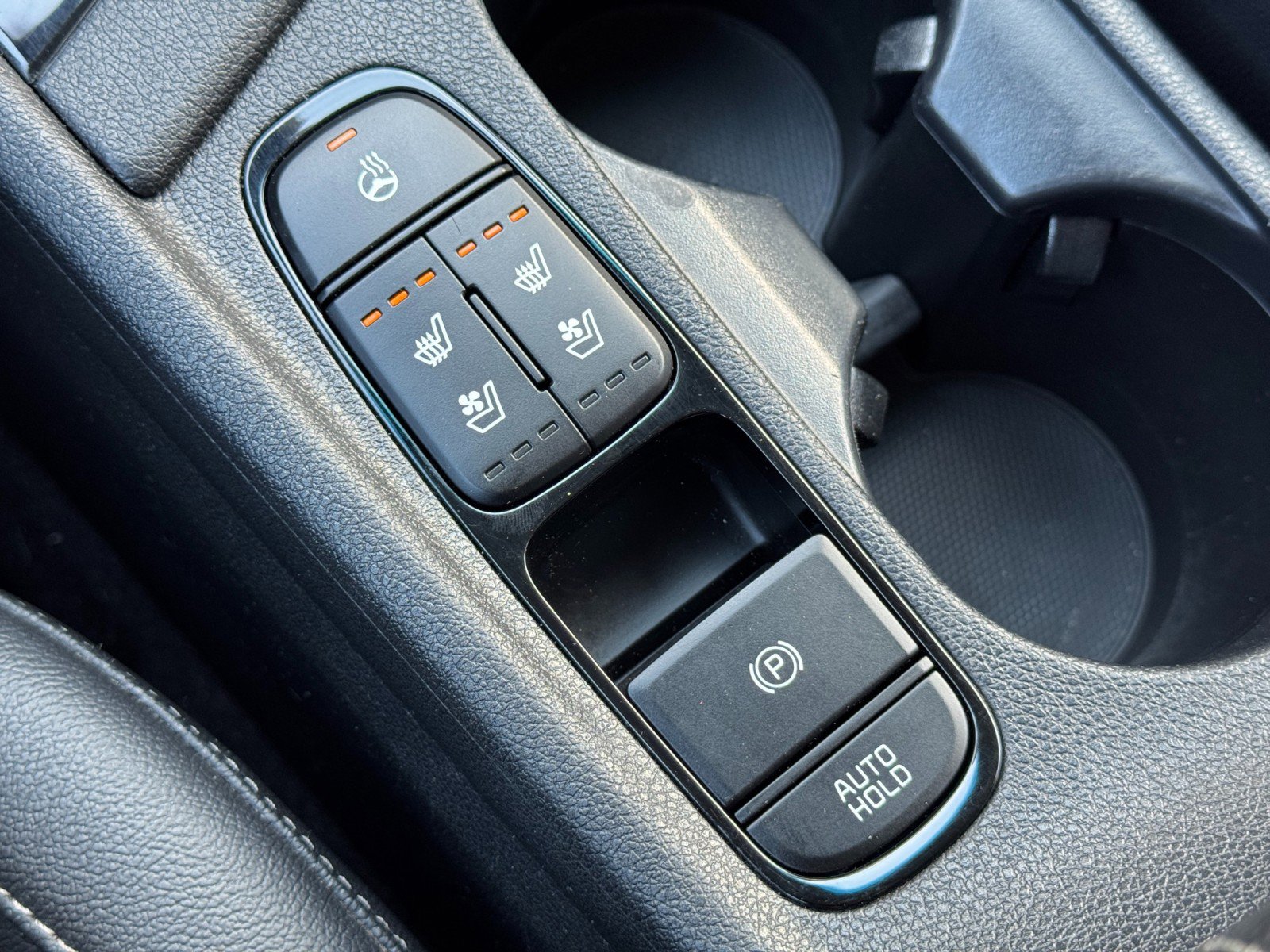 Used 2020 Kia Niro EX Premium FWD image 31