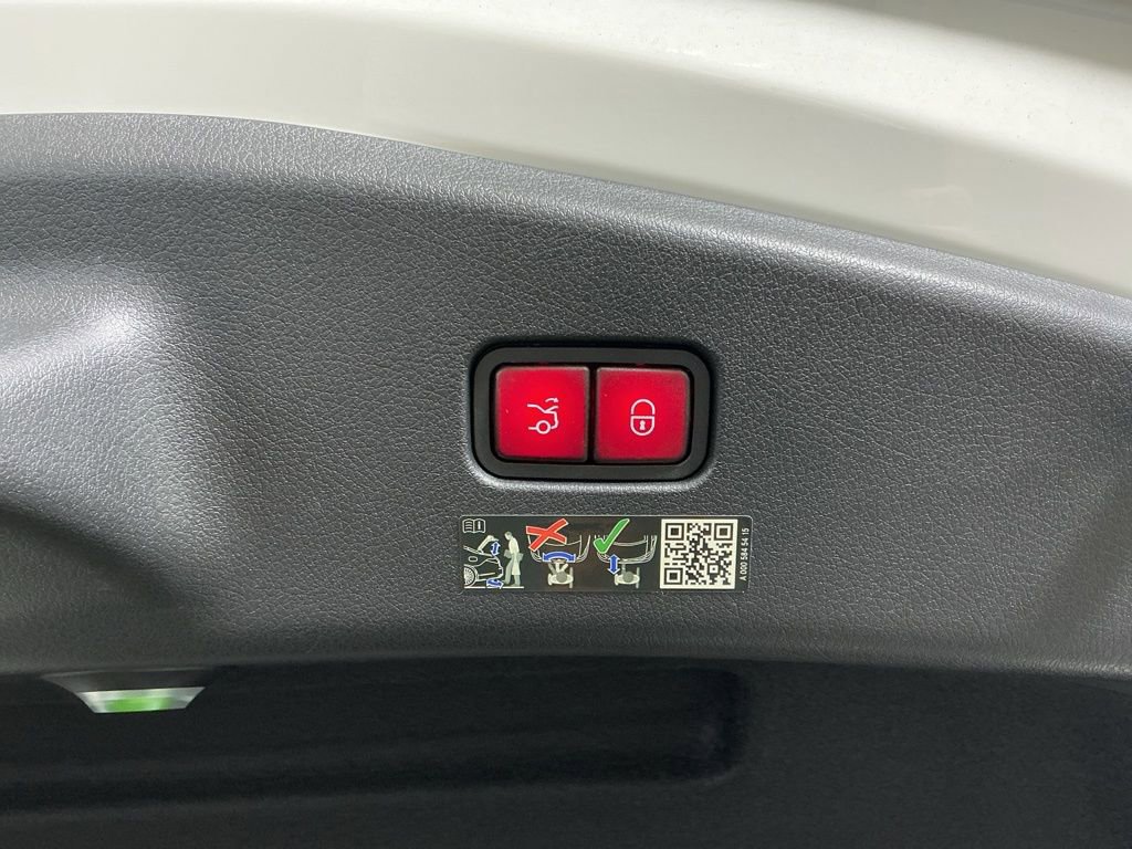 Used 2024 Mercedes-Benz CLE 300 4MATIC Coupe image 29