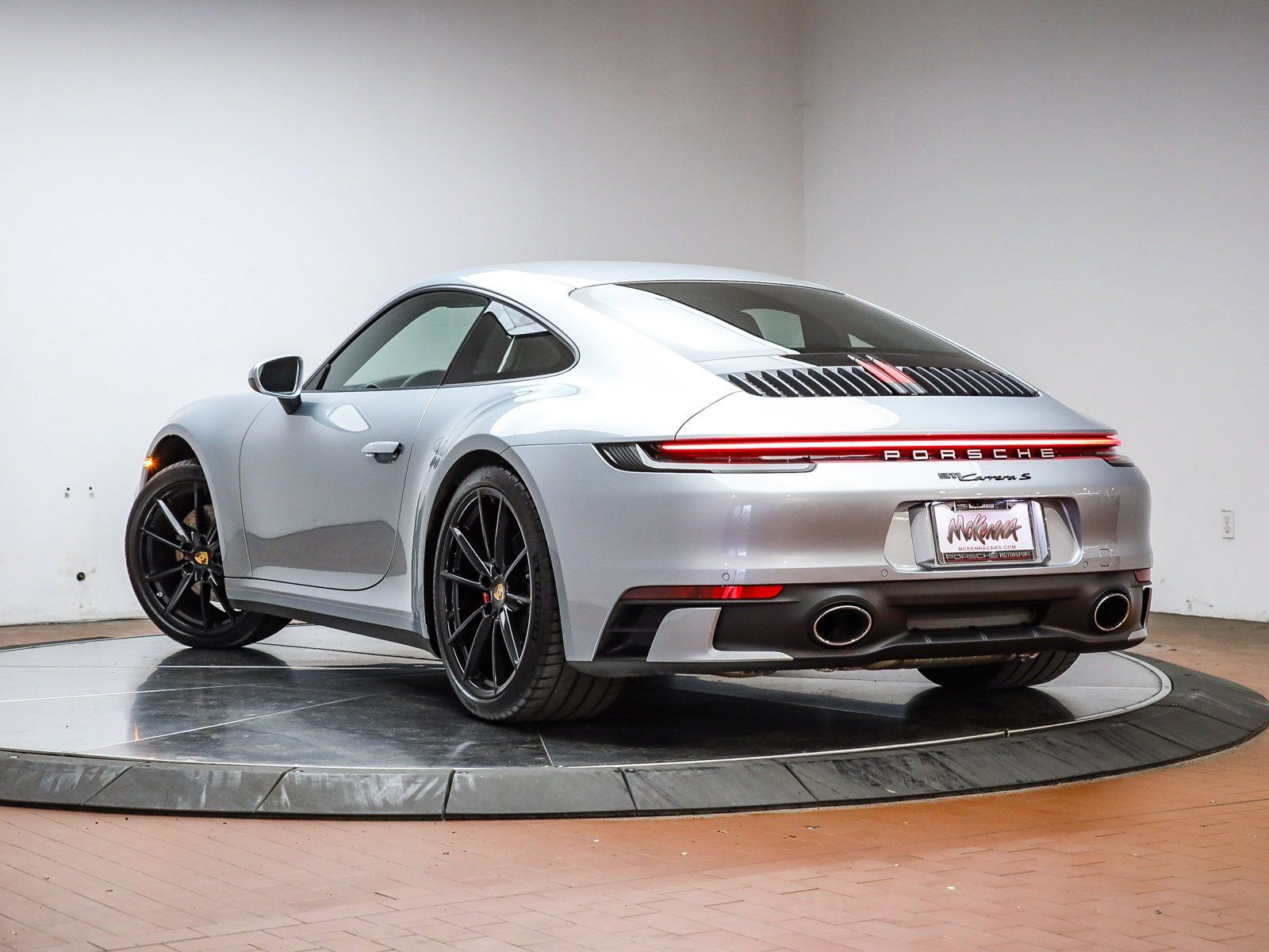 Certified 2020 Porsche 911 Carrera S RWD image 3