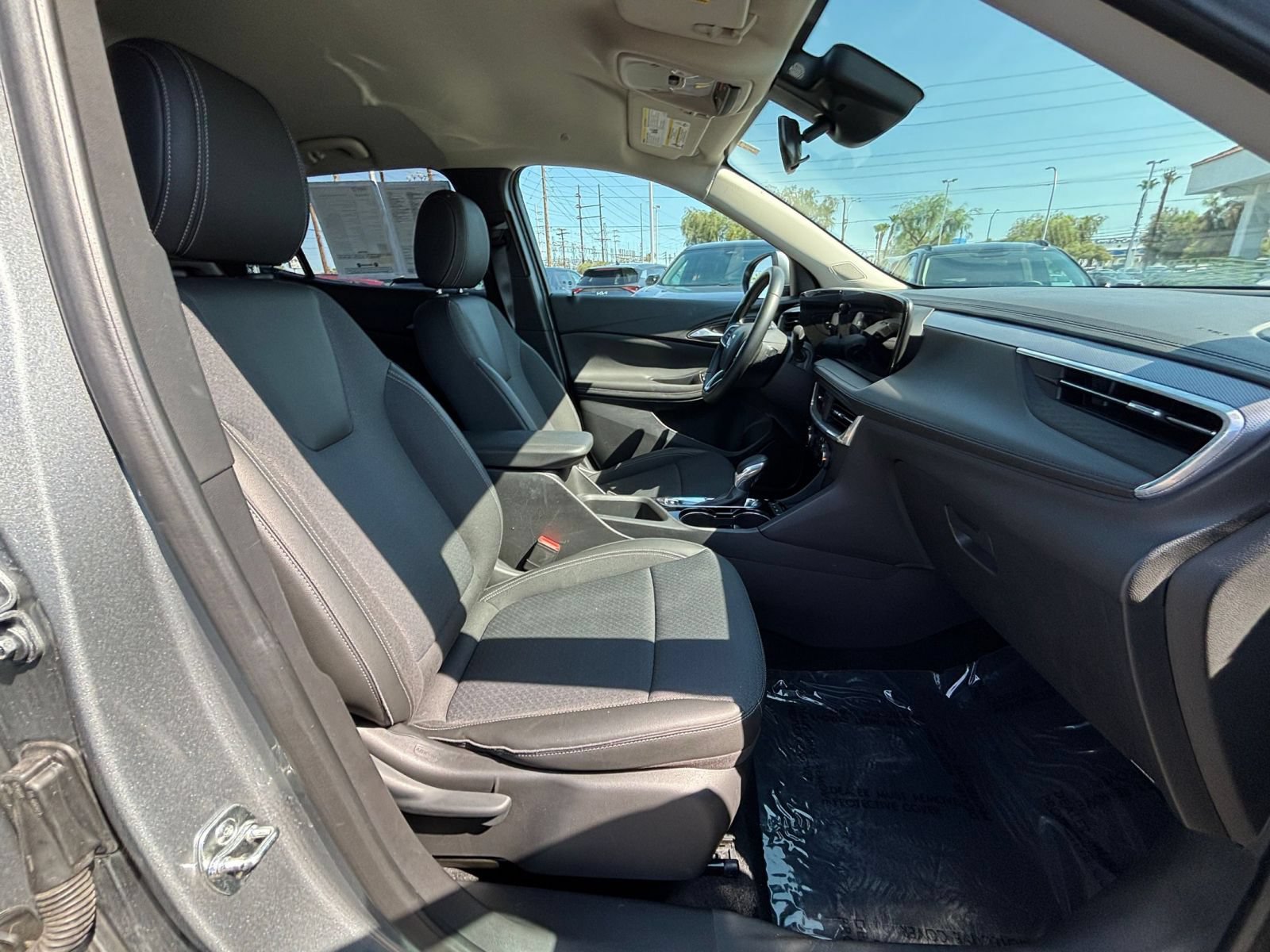 Used 2025 Buick Encore GX Preferred AWD/4WD image 25