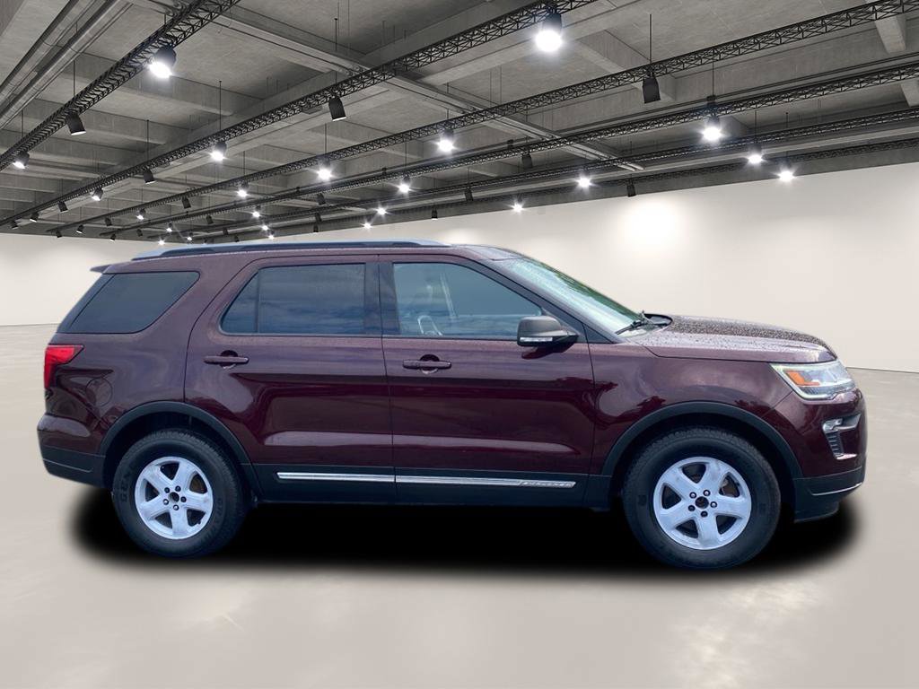 Used 2019 Ford Explorer XLT w/ Equipment Group 202A image 8