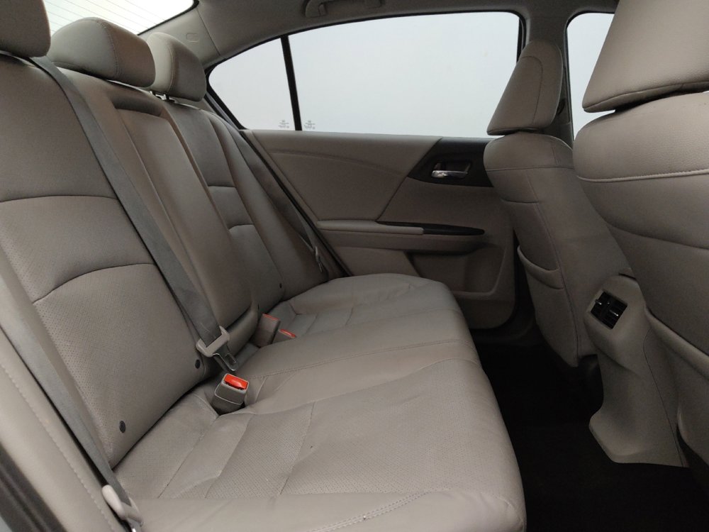 Used 2017 Honda Accord EX-L image 19