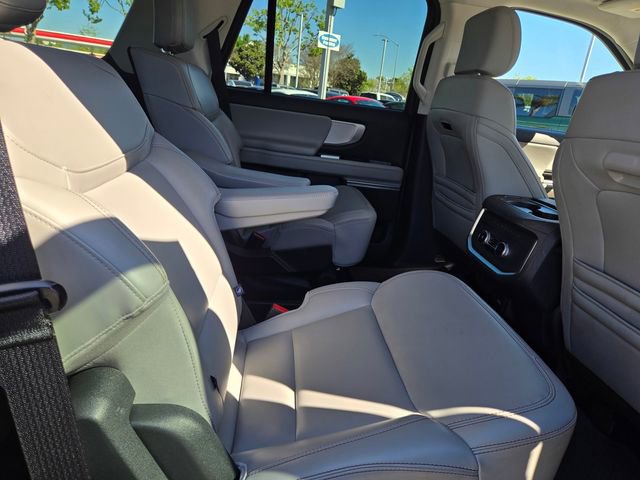 Certified 2025 Ford Expedition Active image 15