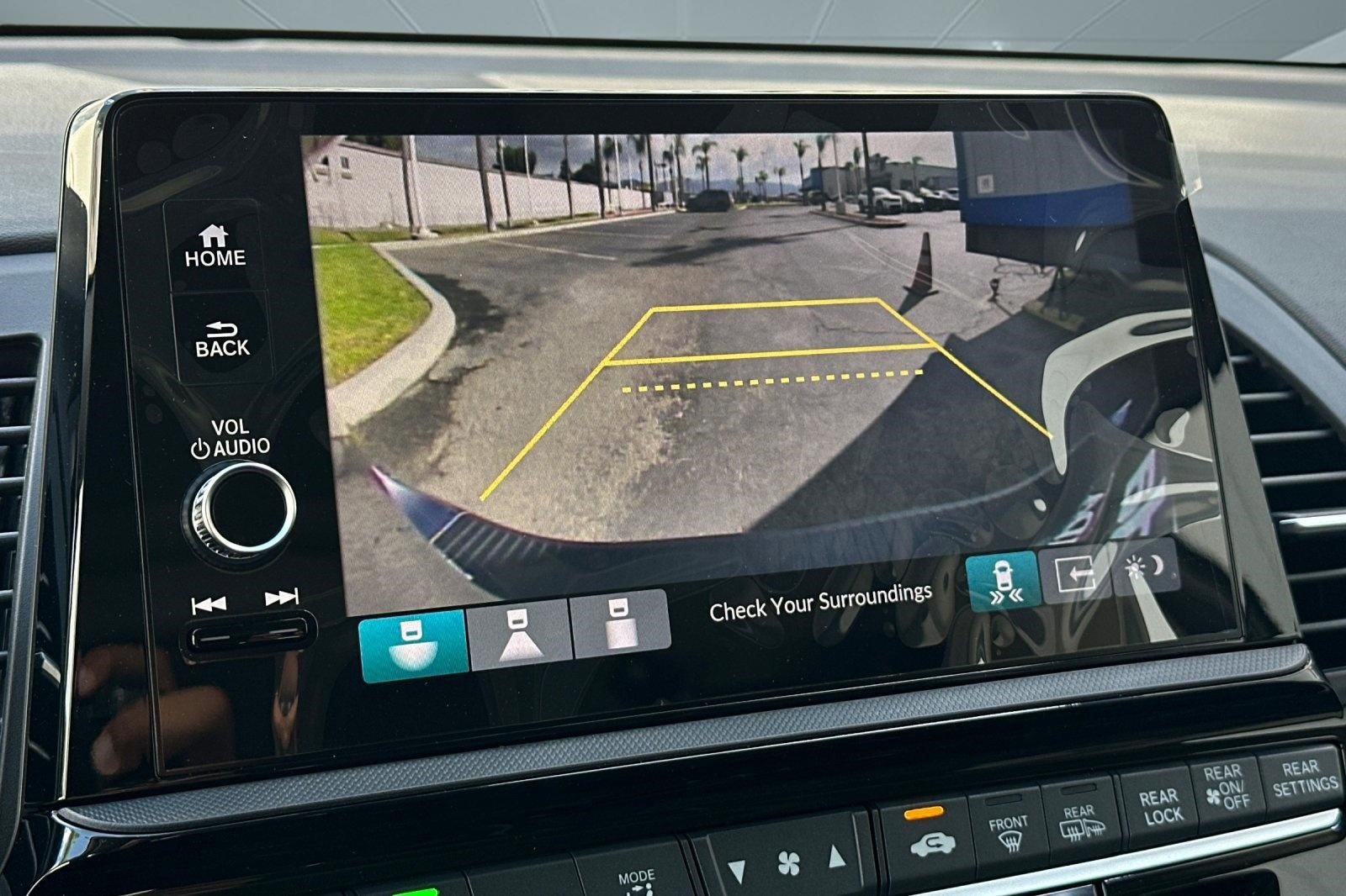 New 2026 Honda Odyssey Touring image 25