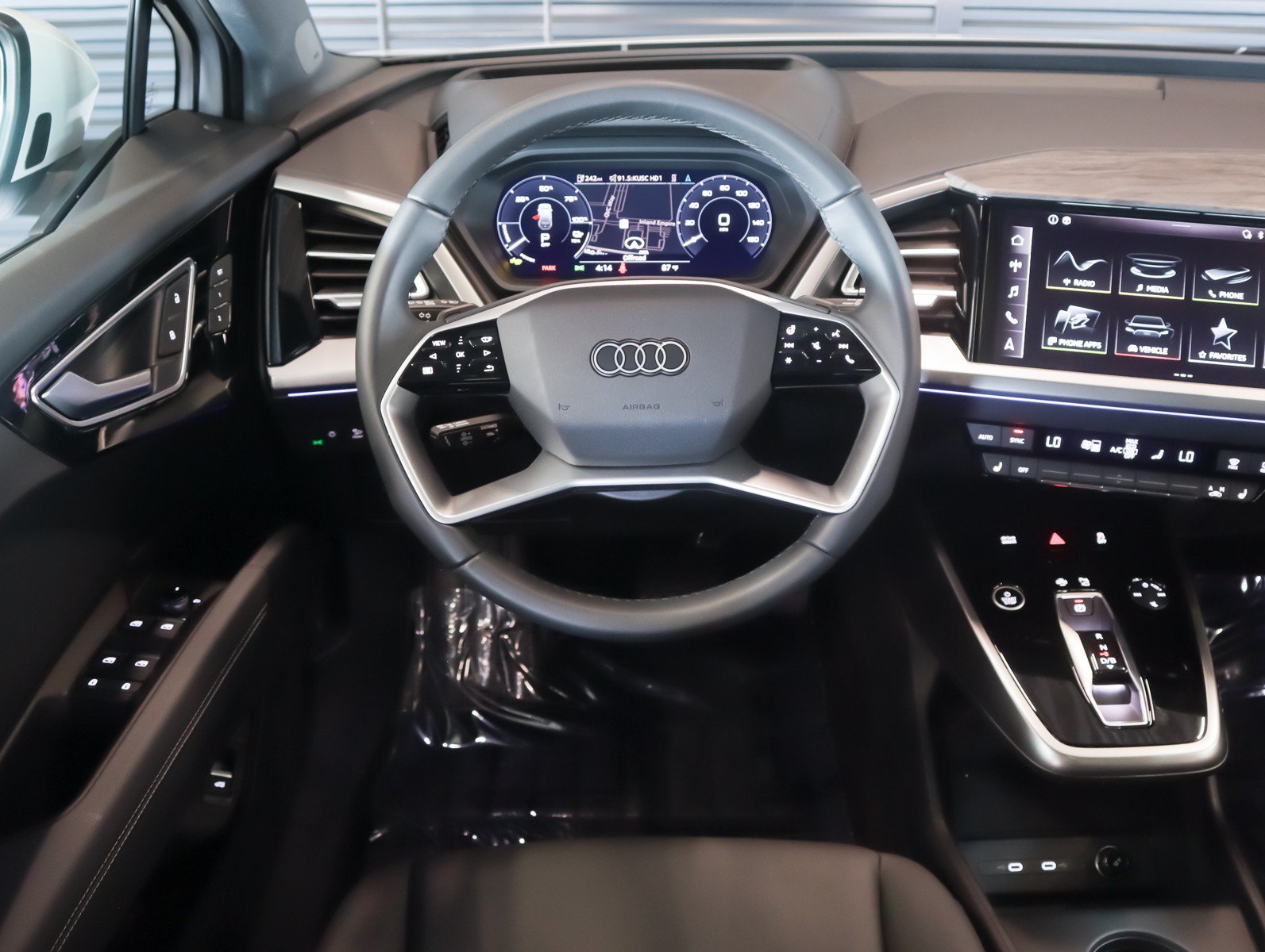 Certified 2025 Audi Q4 e-tron Prestige w/ Black Optic Package AWD/4WD image 15