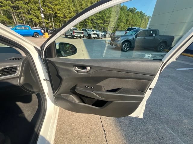 Used 2021 Hyundai Accent SE FWD image 35