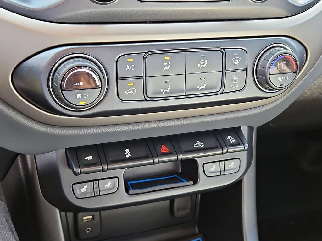 Used 2018 Chevrolet Colorado Z71 AWD/4WD image 31
