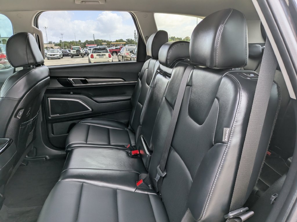 Certified 2025 Kia Telluride LX FWD image 18