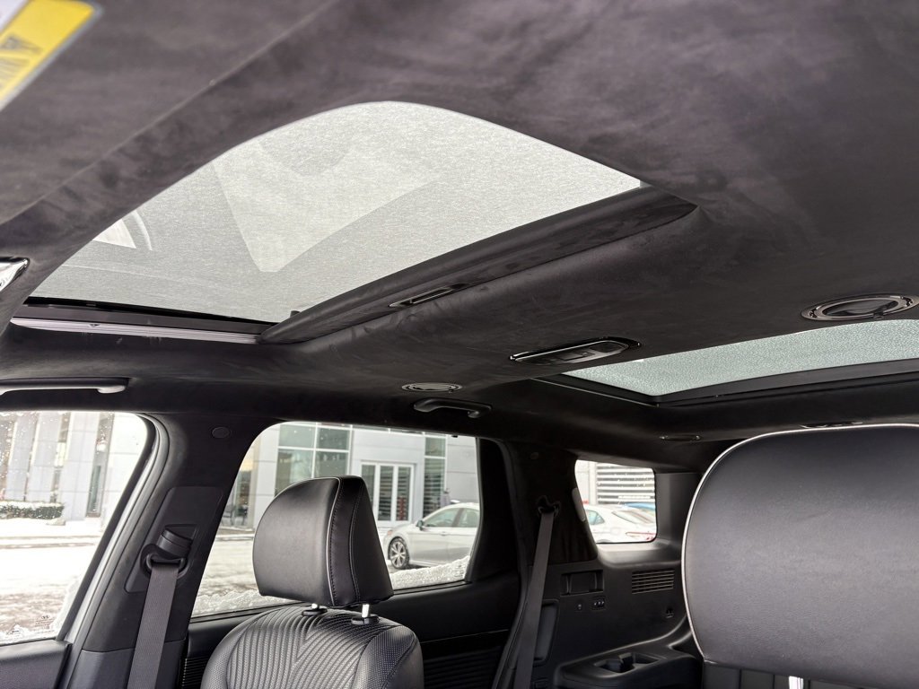 Used 2024 Hyundai Palisade Calligraphy image 12