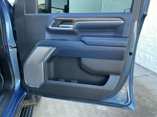 Used 2024 Chevrolet Silverado 3500 High Country w/ Technology Package image 27