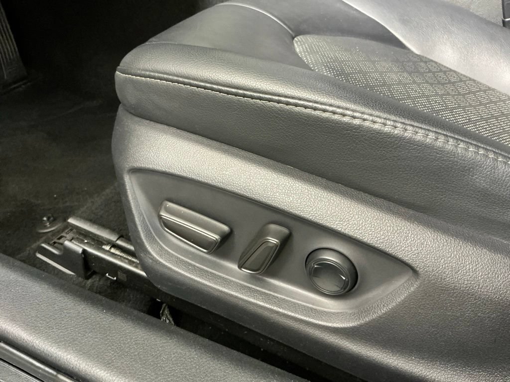 Used 2018 Toyota Camry XSE FWD image 20