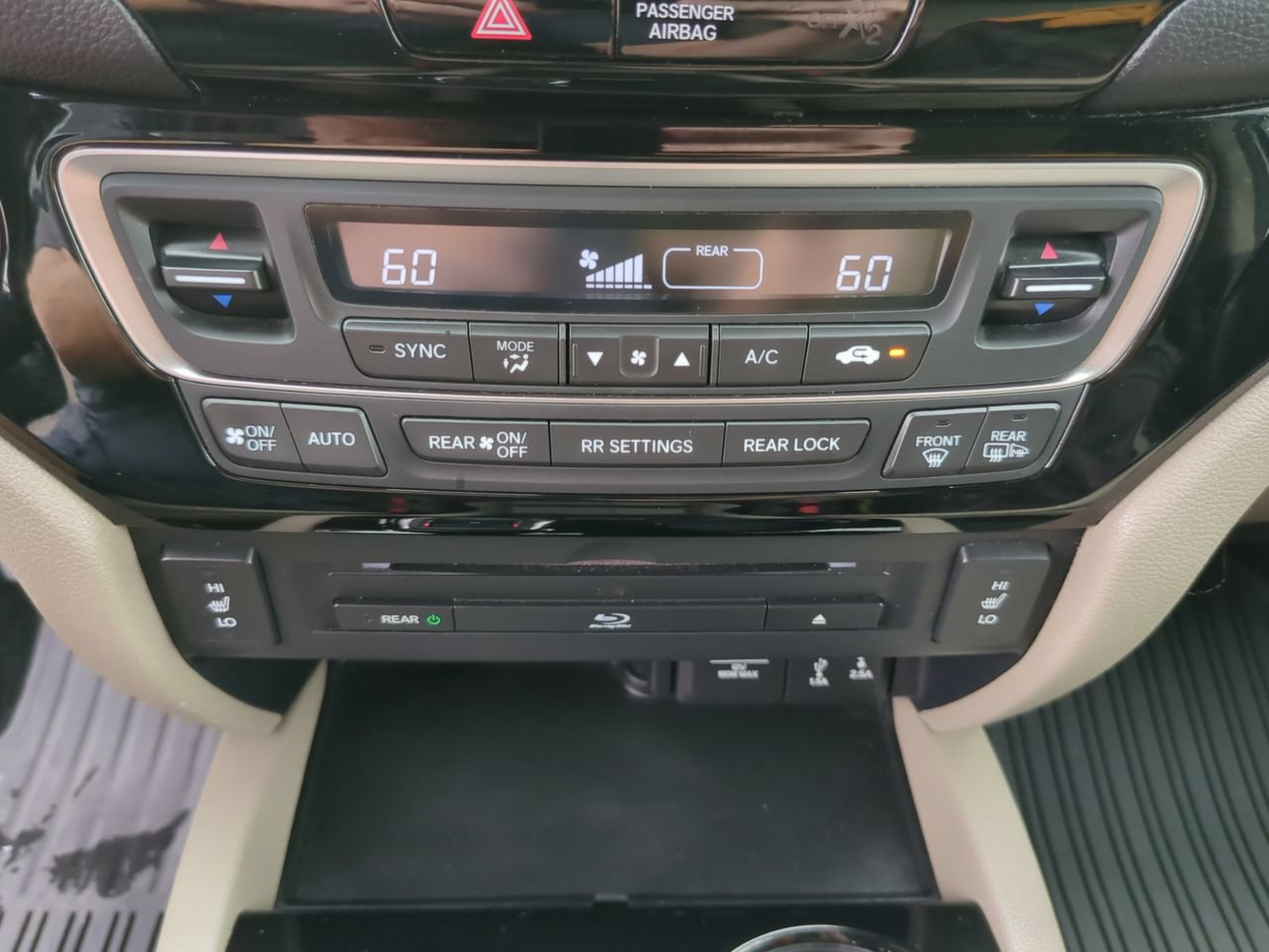 Used 2017 Honda Pilot Touring image 28