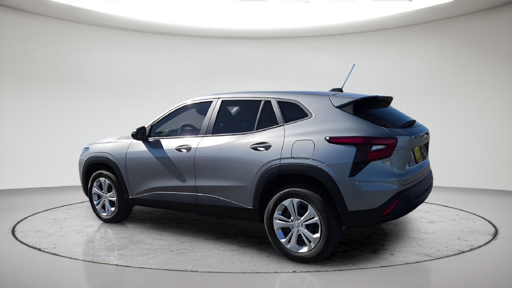 Used 2024 Chevrolet Trax LS FWD image 10