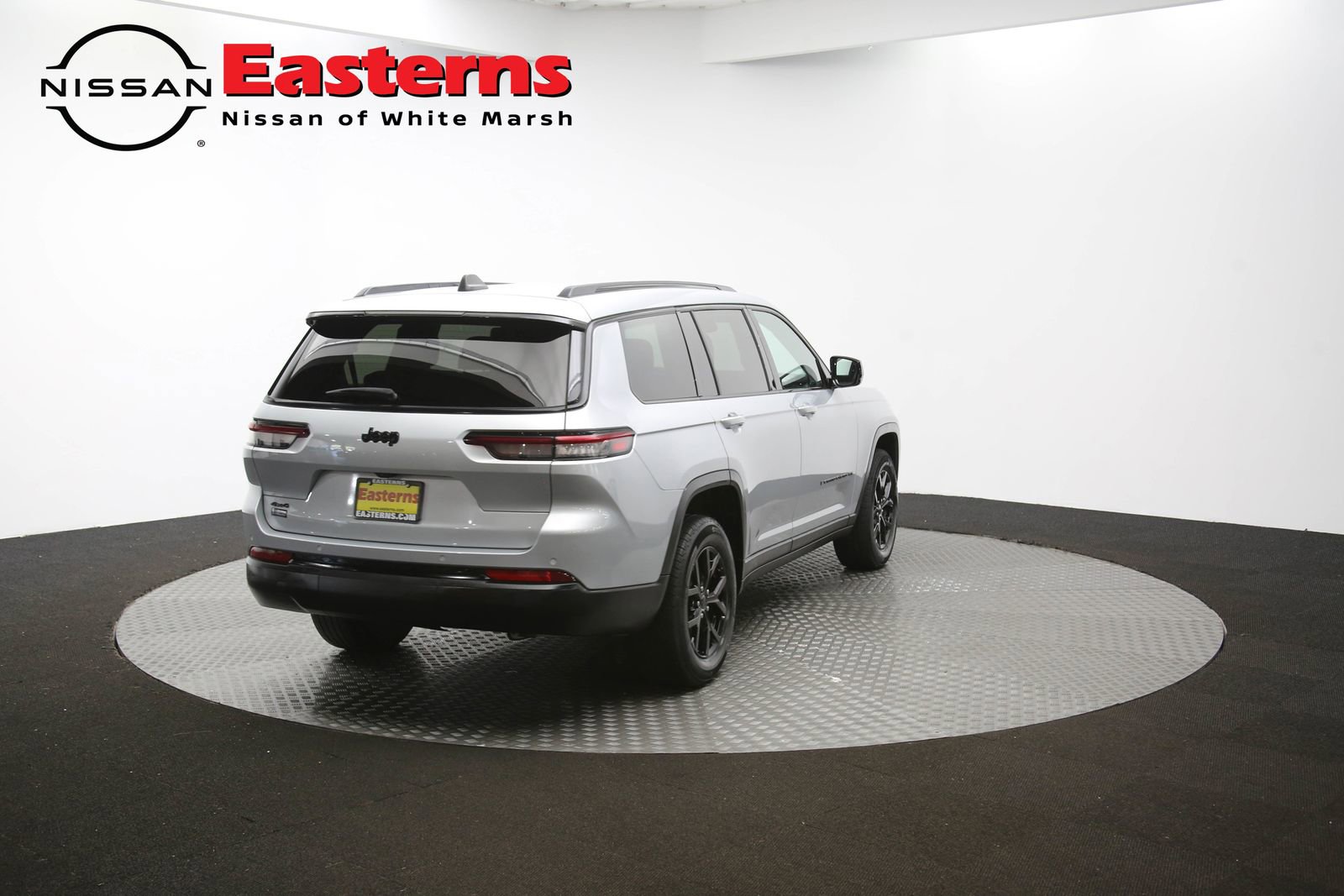 Used 2024 Jeep Grand Cherokee L Laredo image 48