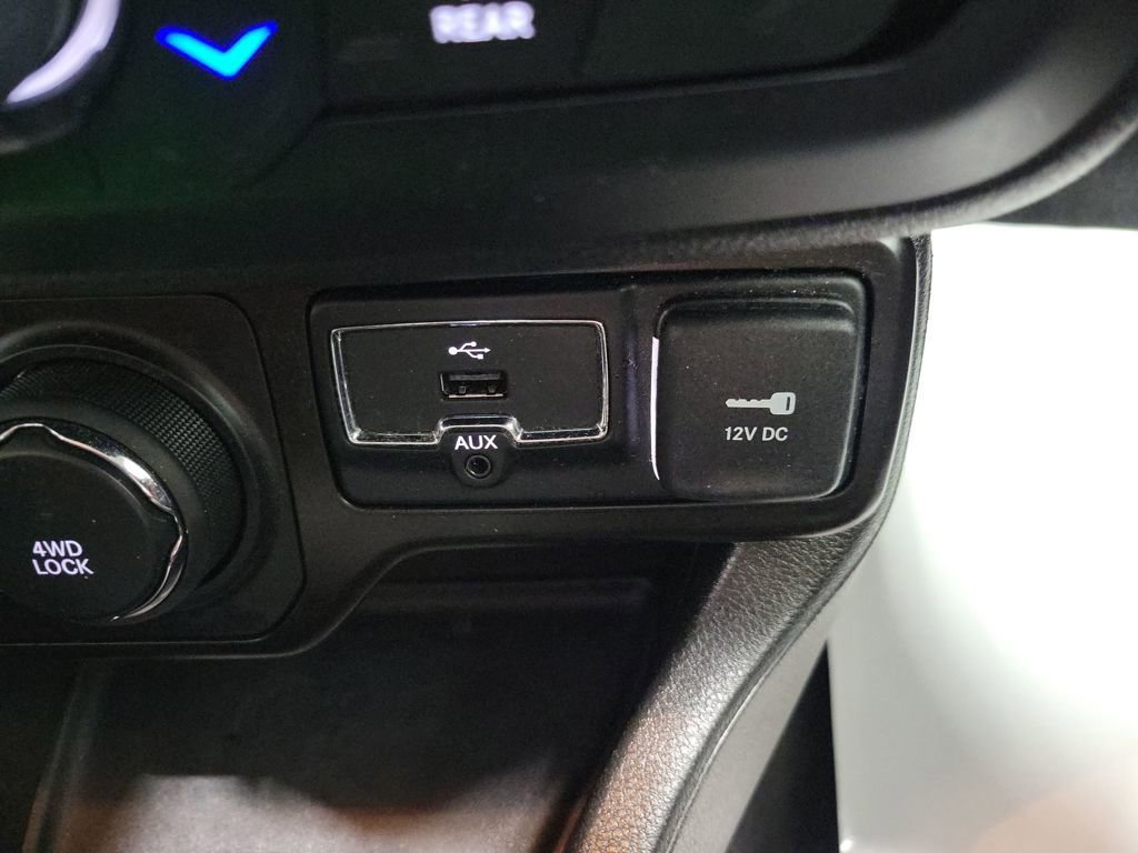 Used 2020 Jeep Renegade Limited image 45