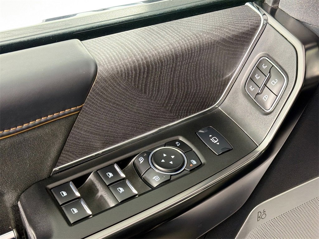 Used 2023 Ford F350 Platinum image 18