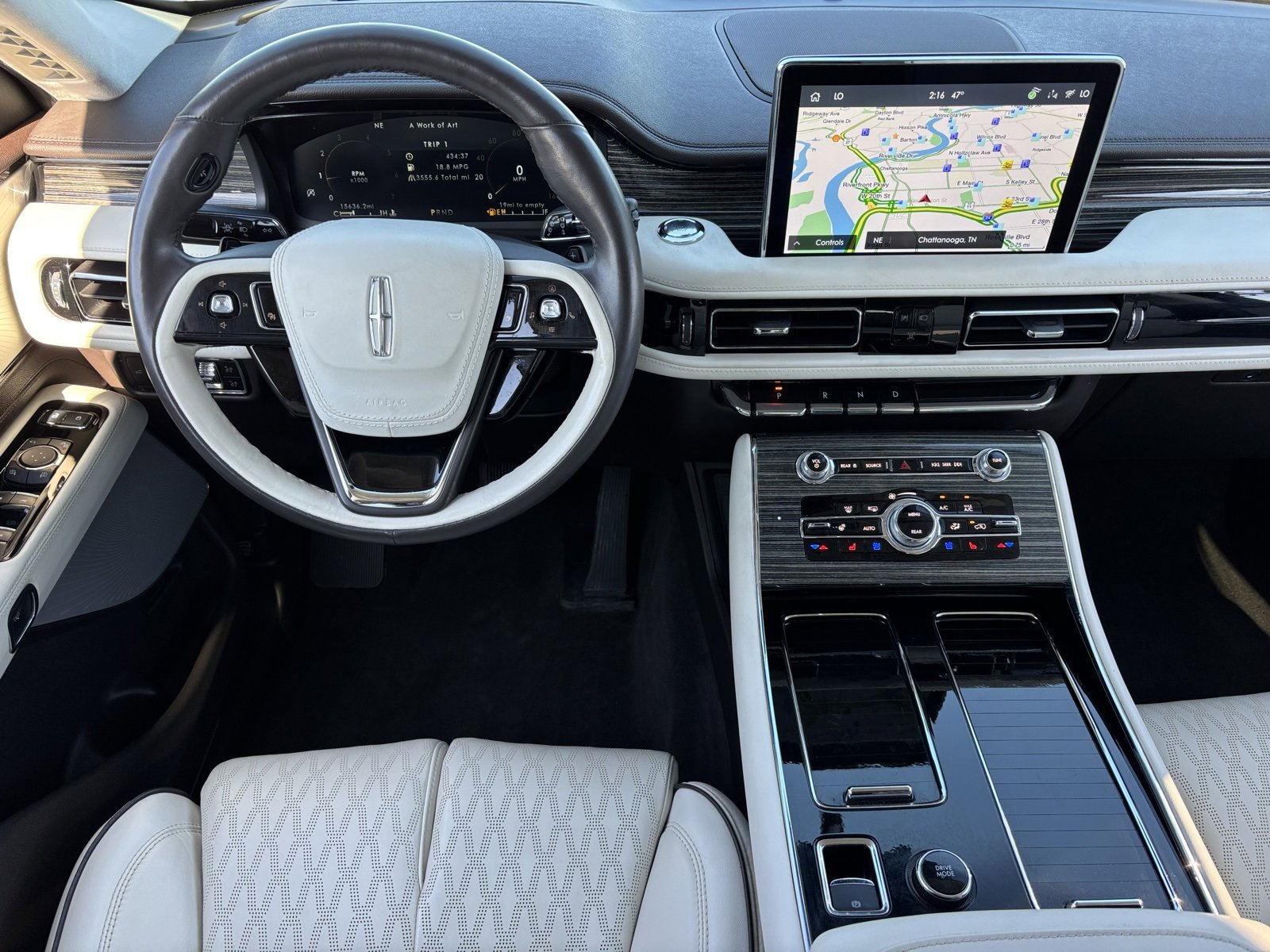 Used 2023 Lincoln Aviator Black Label w/ Jet Package image 3