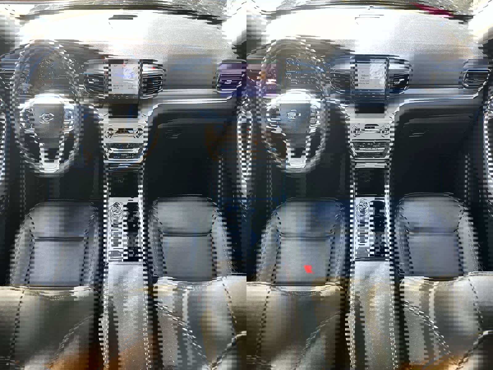 Used 2023 Ford Explorer XLT w/ Equipment Group 202A image 10