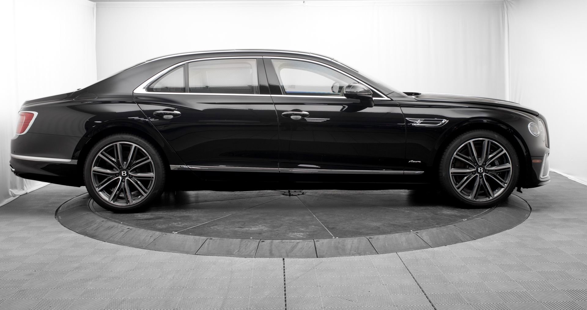 New 2026 Bentley Flying Spur Plug-In Hybrid image 2