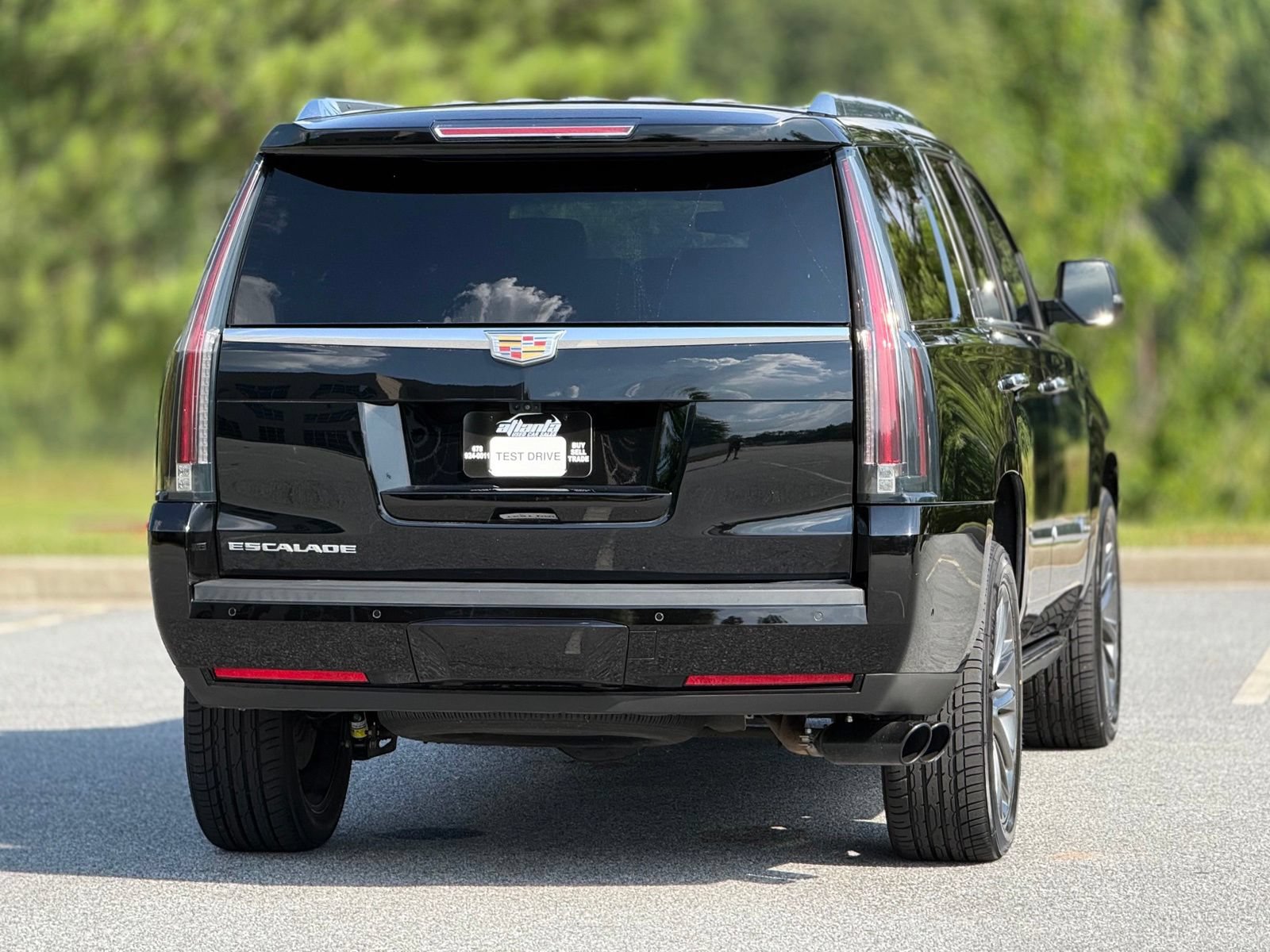 Used 2019 Cadillac Escalade Platinum RWD image 7