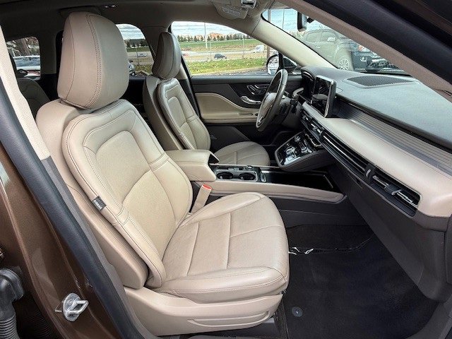 Used 2022 Lincoln Corsair AWD w/ Premium Package image 20