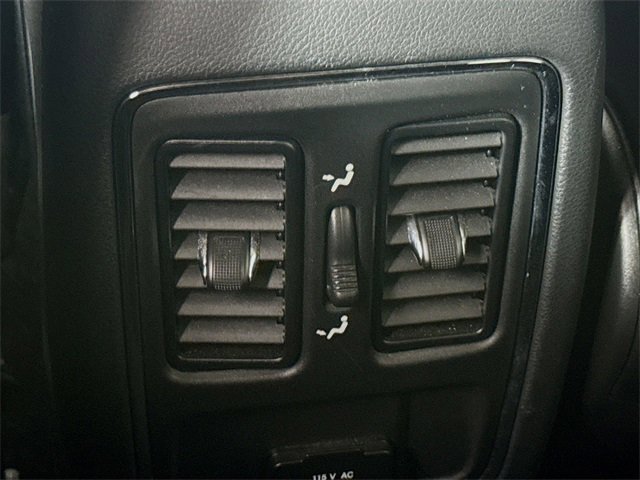 Used 2019 Jeep Grand Cherokee Altitude image 25