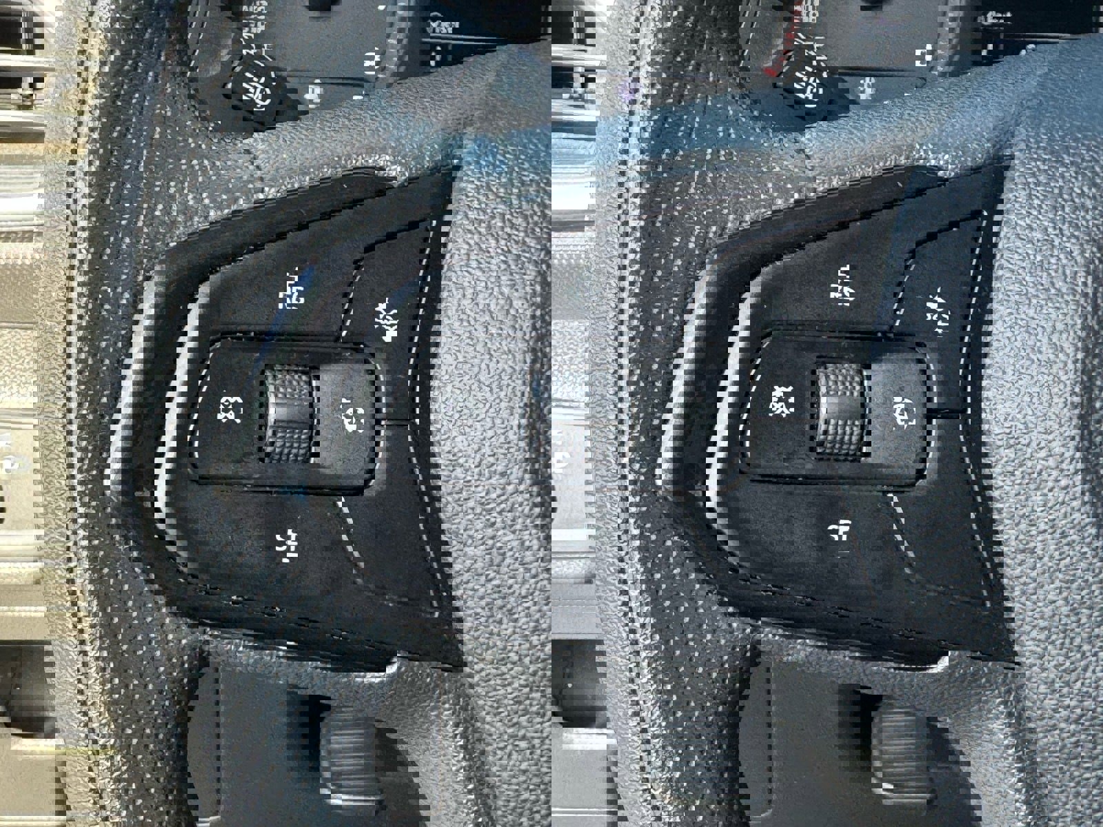 Used 2023 Chevrolet TrailBlazer LT image 24