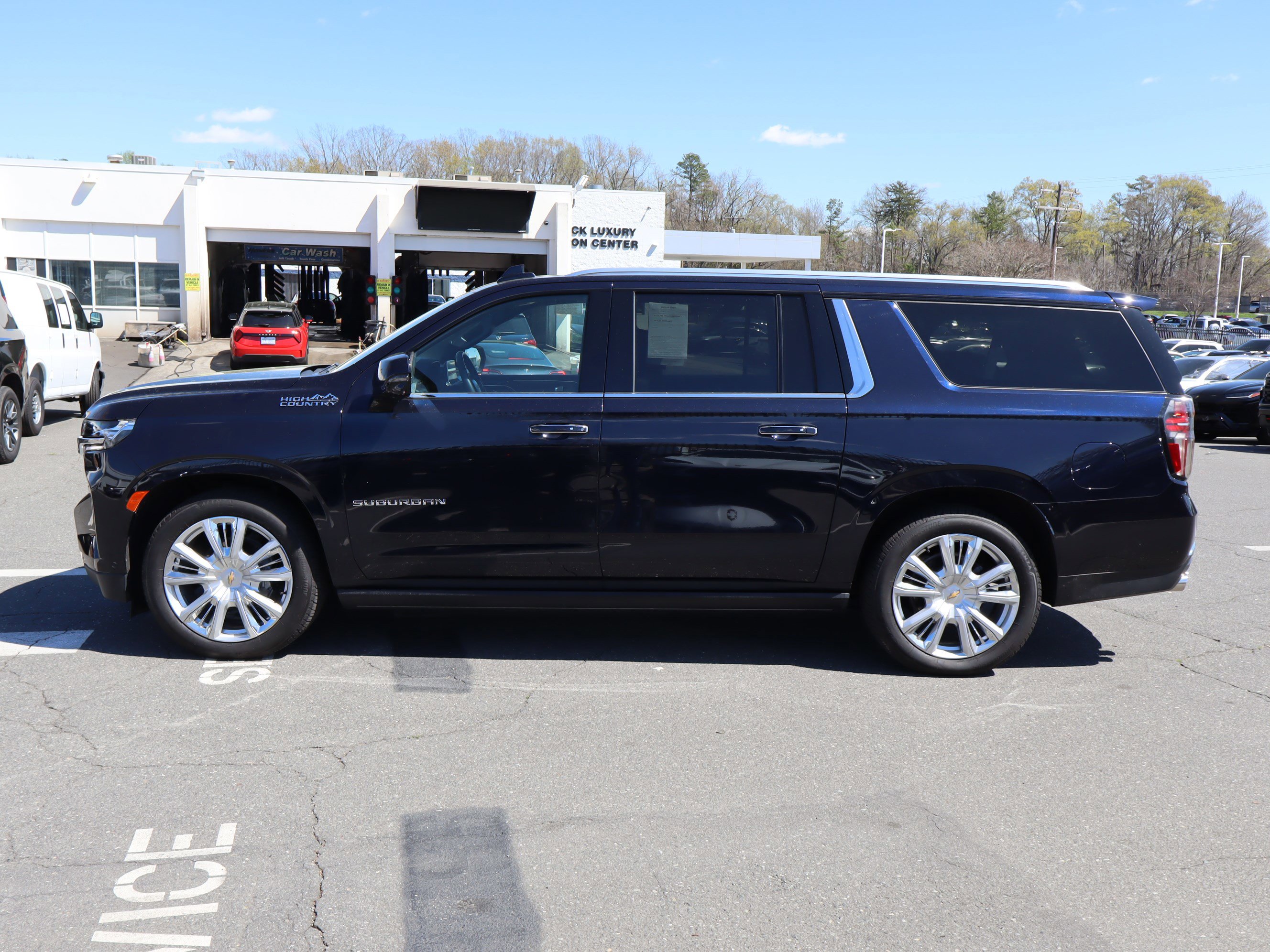 Used 2024 Chevrolet Suburban High Country w/ Advanced Technology Package AWD/4WD image 7