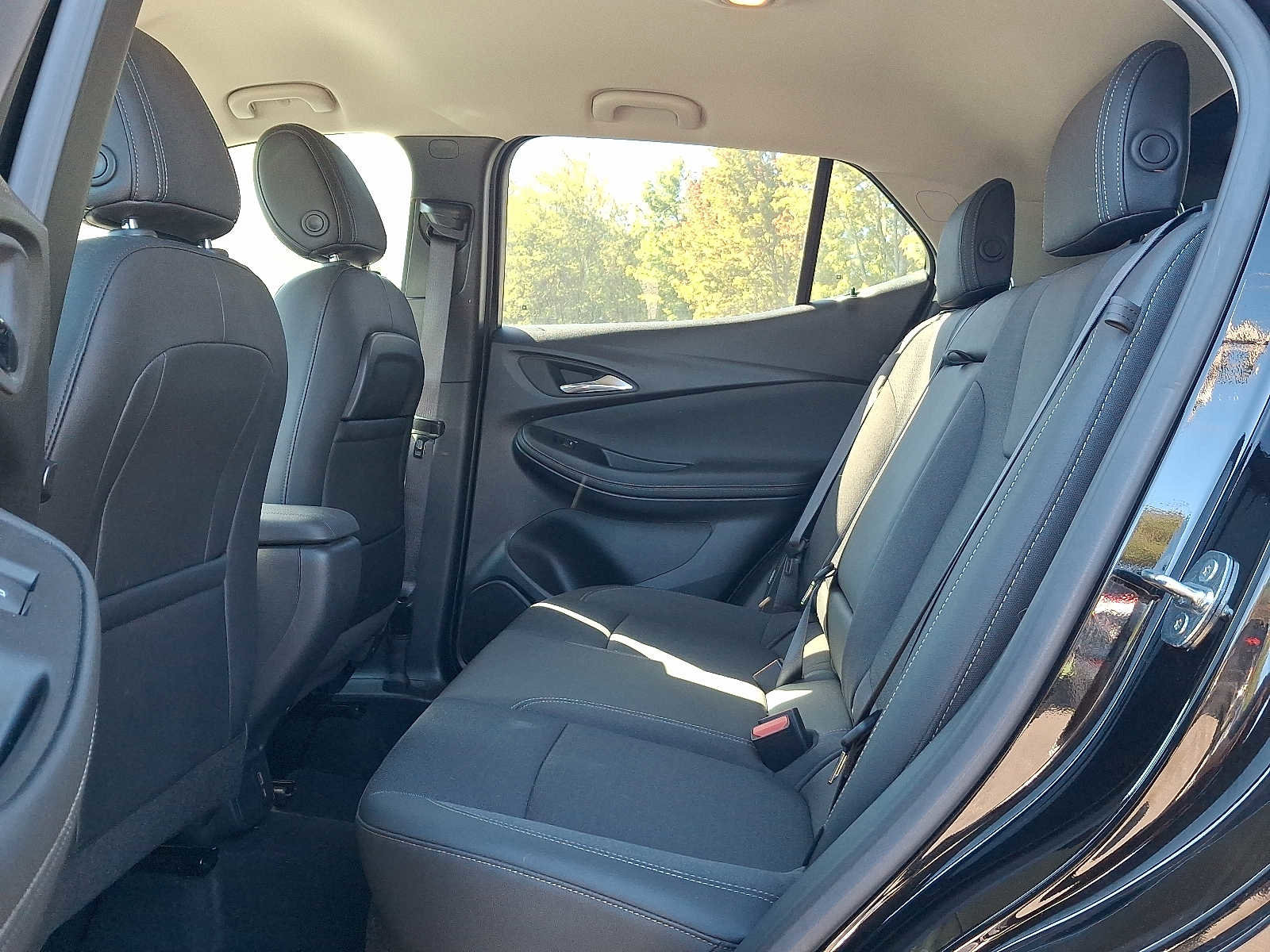 Used 2023 Buick Encore GX Select w/ Sport Touring Package image 12