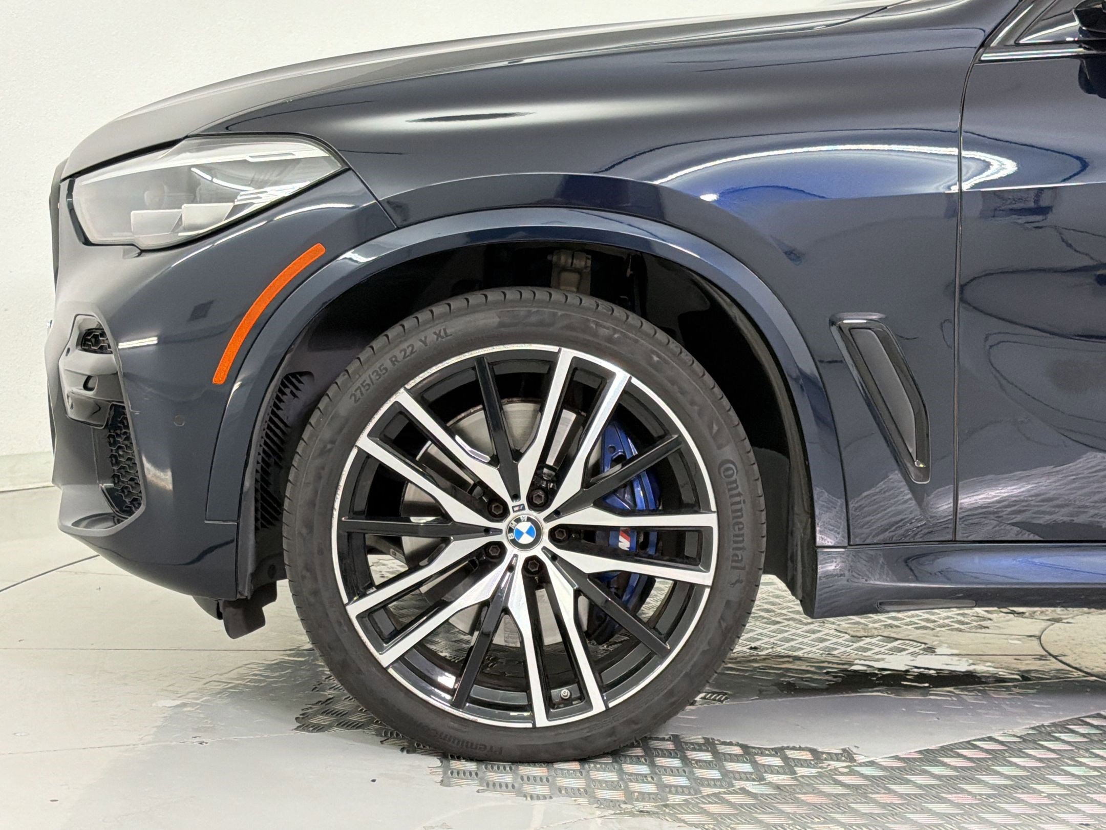 Used 2022 BMW X5 M50i w/ Dynamic Handling Package image 12
