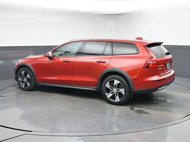 Used 2024 Volvo V60 B5 Cross Country Plus w/ Climate Package AWD/4WD image 6