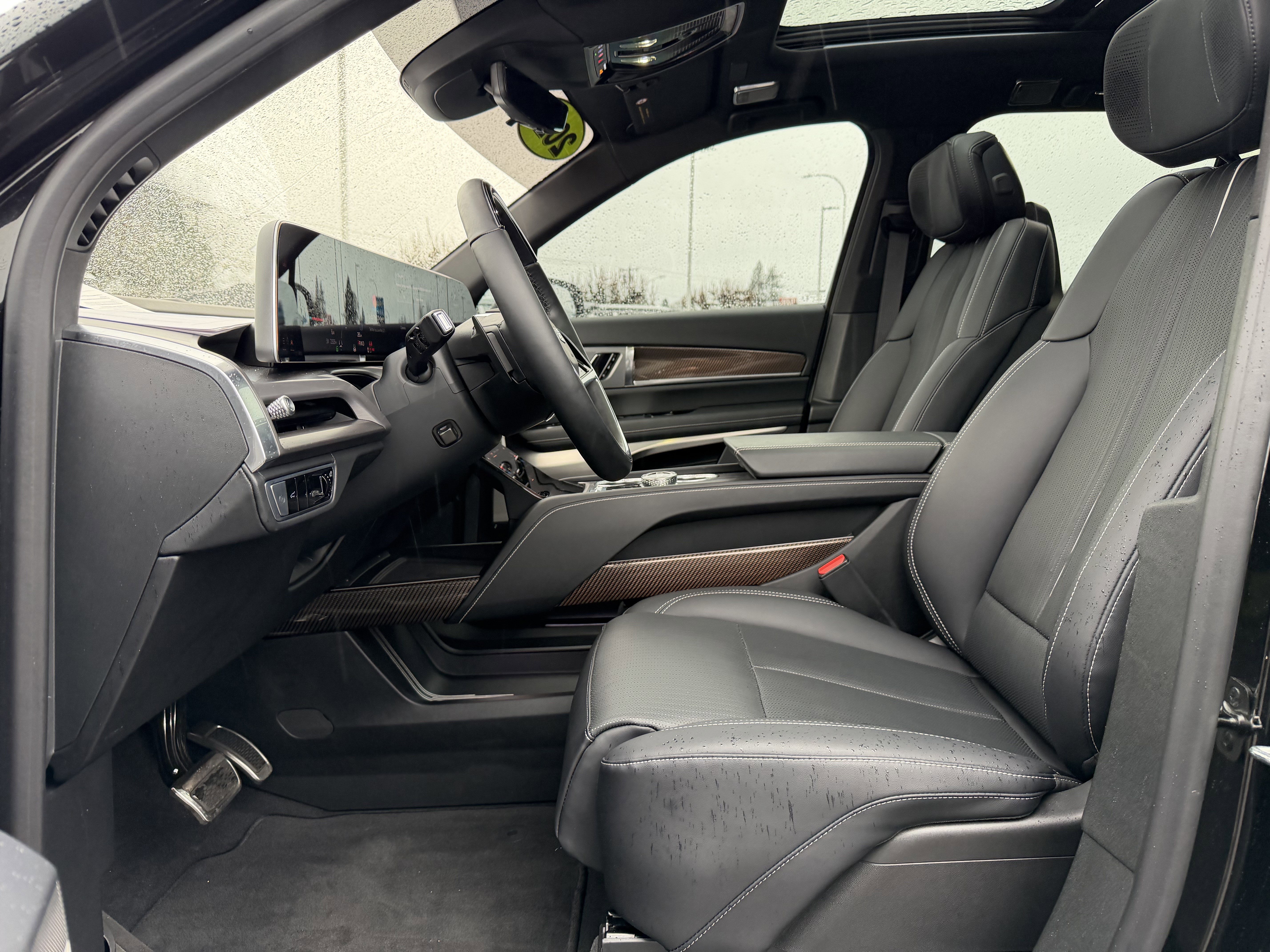 Used 2026 Cadillac Vistiq Luxury image 10