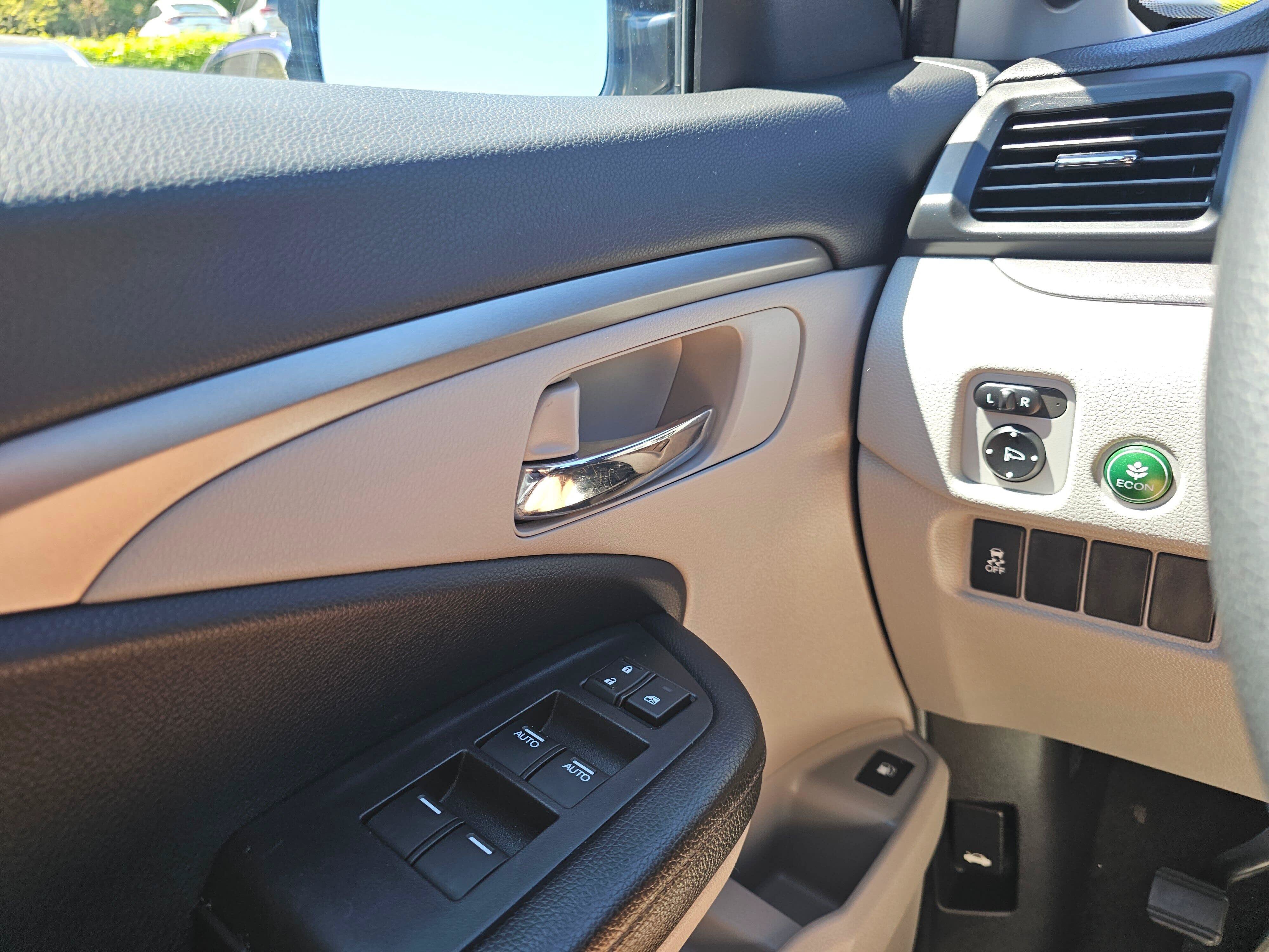 Used 2018 Honda Pilot LX image 29
