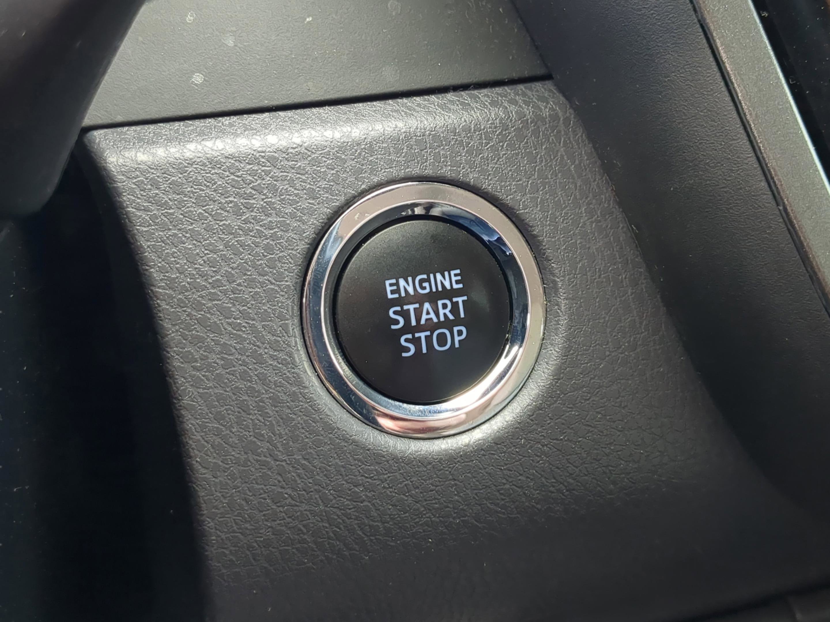 Used 2022 Toyota Camry SE image 7