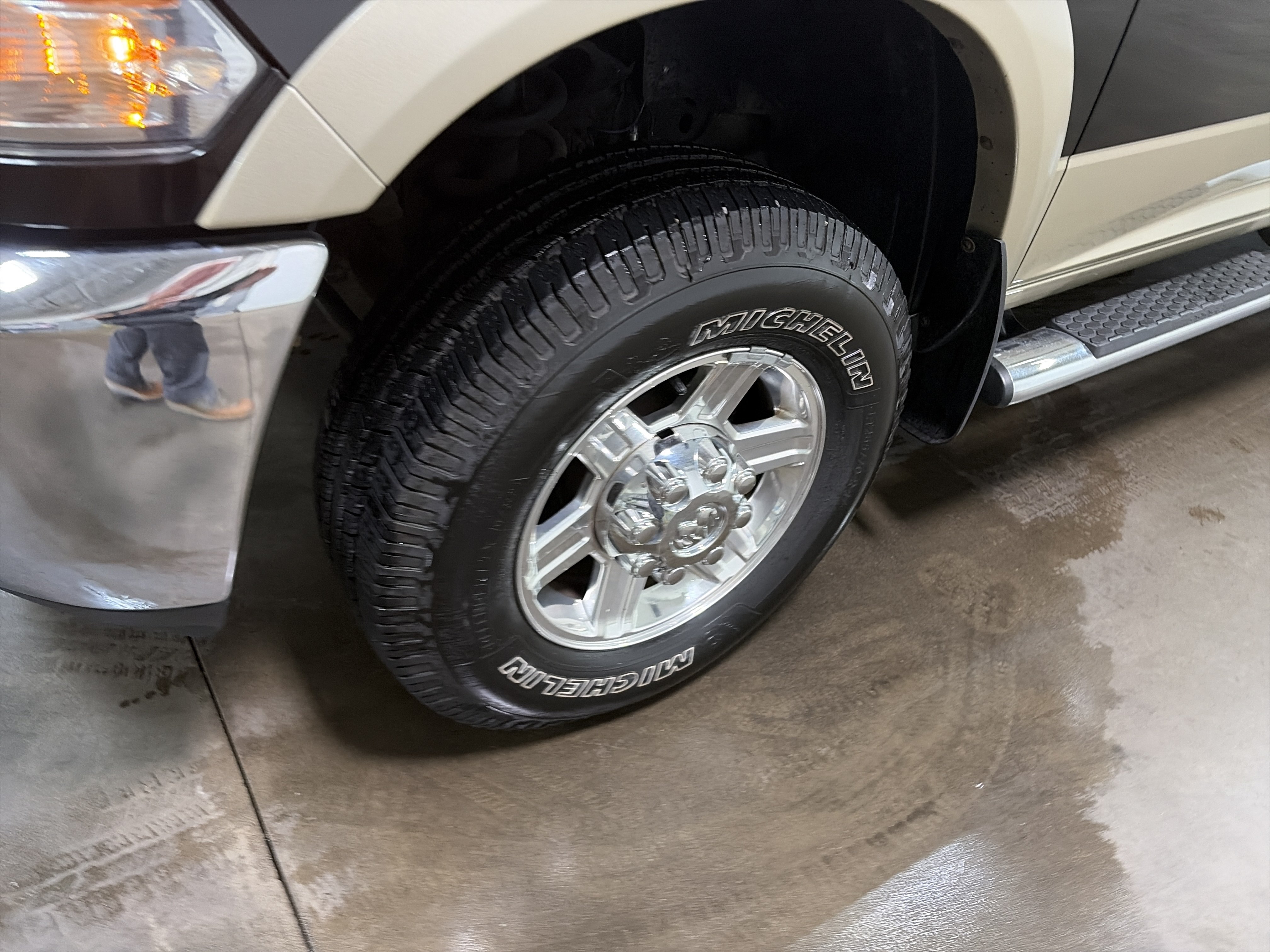 Used 2011 RAM 3500 Laramie w/ HD Snow Plow Prep Group AWD/4WD image 9