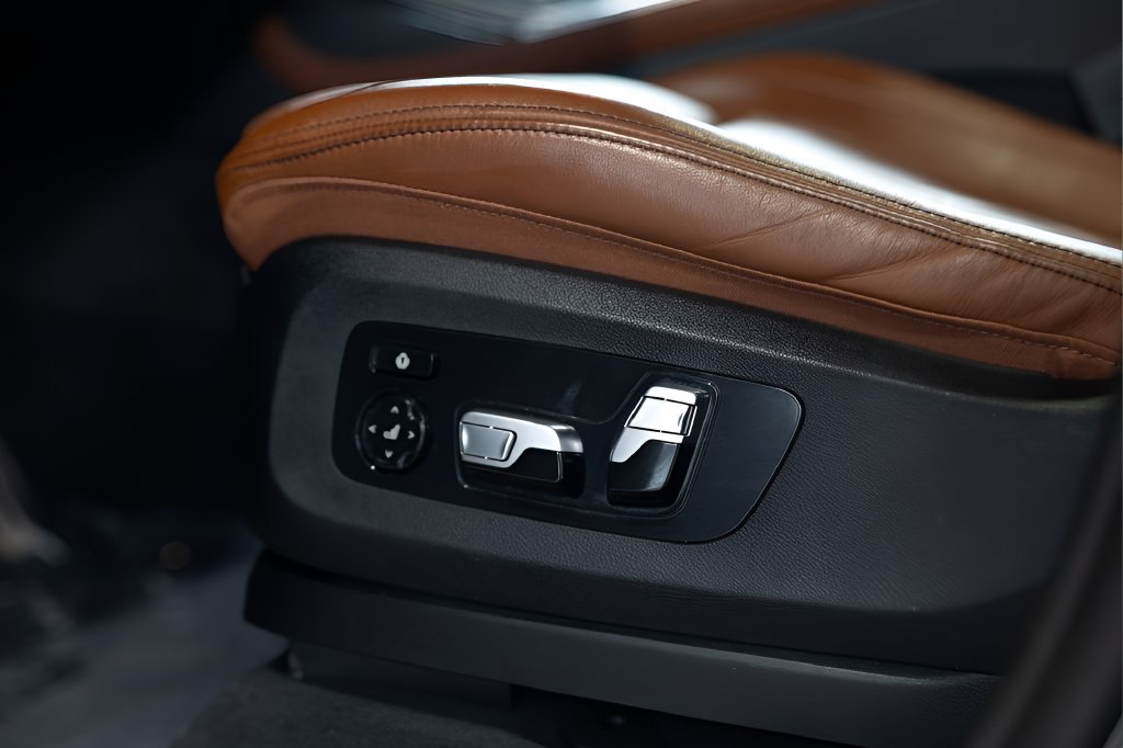 Used 2024 BMW X7 M60i w/ Executive Package AWD/4WD image 43