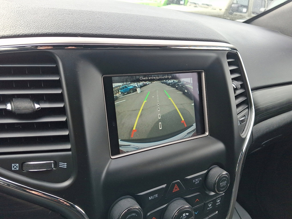 Used 2021 Jeep Grand Cherokee Laredo image 27