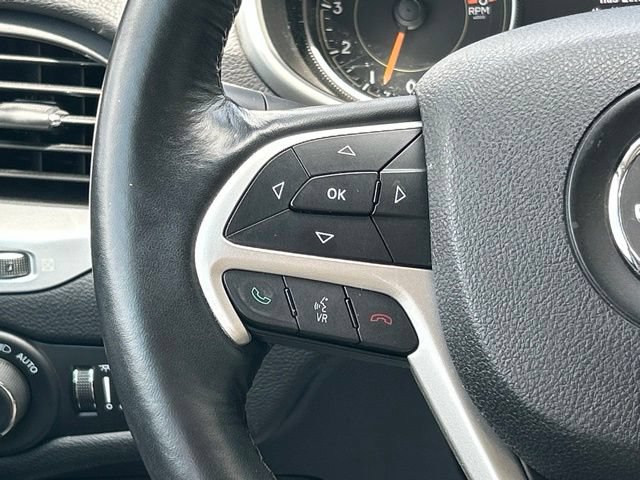 Used 2016 Jeep Cherokee Limited w/ Luxury Group AWD/4WD image 48